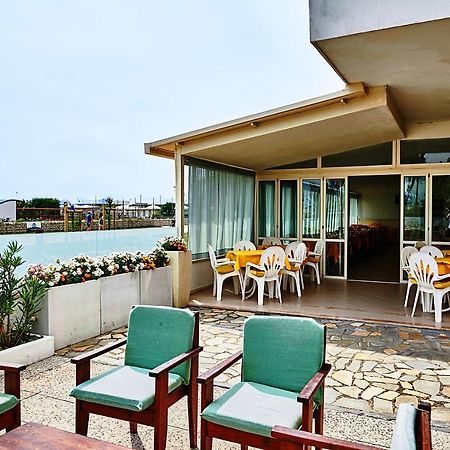 Hotel Caesar Bed And Breakfast Milano Marittima Exteriör bild