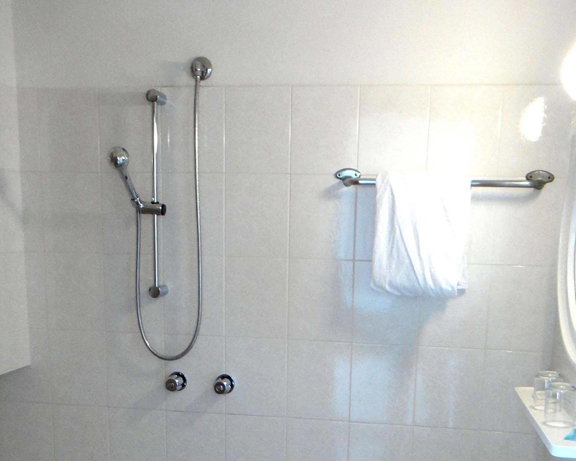 Hotel Caesar Bed And Breakfast Milano Marittima Exteriör bild