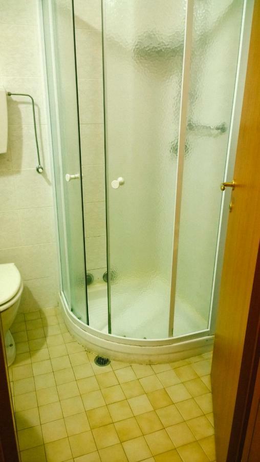 Hotel Caesar Bed And Breakfast Milano Marittima Exteriör bild